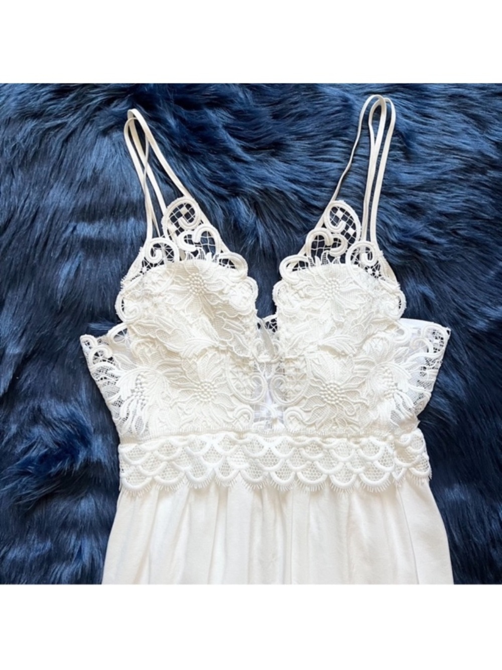New! REISS Crochet Lace Midi Dress in White - Picture 8 of 13